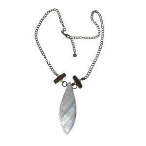 Mother of Pearl Shell Pendant Necklace 17 inch Chain Jewelry Ocean Unisex Beach